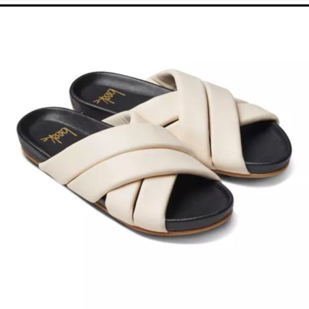 beek Cream Sandals with Elegant Design